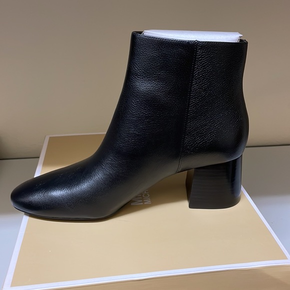 NIB $165 MICHAEL KORS Alane Pebbled Leather Ankle Boots - Picture 3 of 8